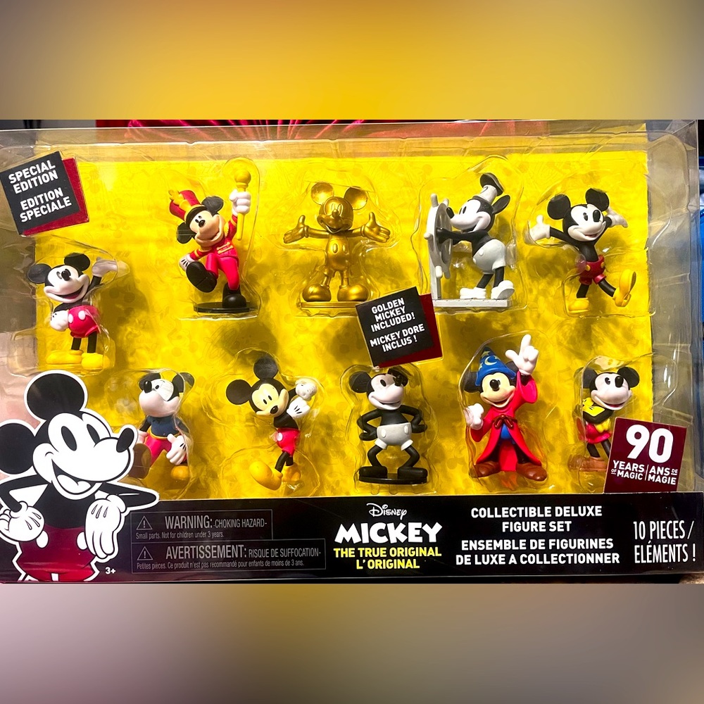 Disney Mickey Mouse Deluxe Figure Set - Red, Gold, Black